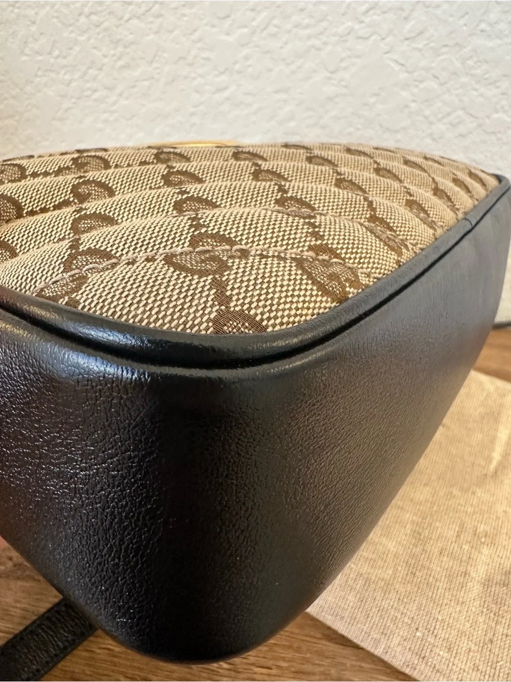 Gucci Beige GG Supreme Canvas Camera Bag with Black Trim
